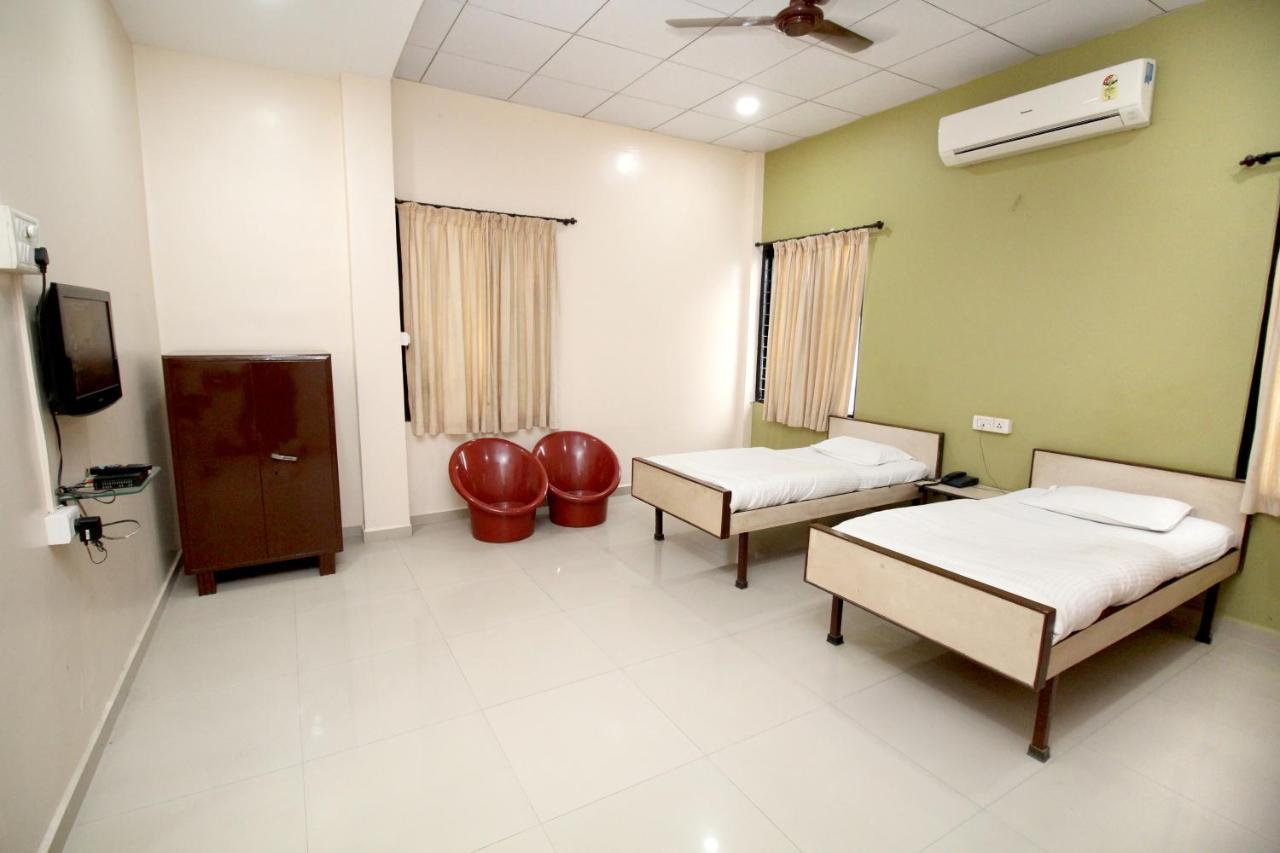 Hotel Gomatgiri ออรังกาบัด ภายนอก รูปภาพ